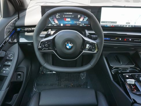New 2025 BMW 530i image 18