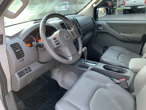Used 2013 Nissan Frontier SL w/ Moonroof Pkg AWD/4WD image 24