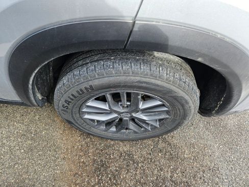 Used 2024 Nissan Rogue S image 5