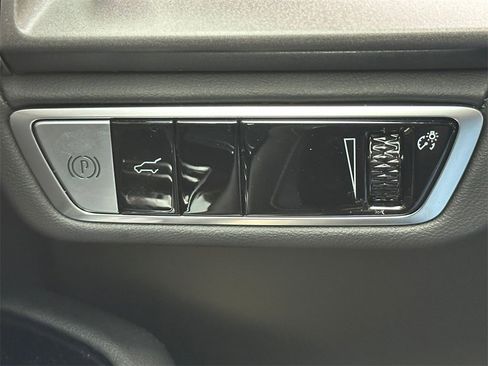 Used 2026 Cadillac Vistiq Sport image 32