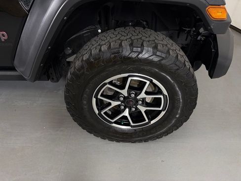 Used 2024 Jeep Wrangler Unlimited Rubicon w/ Technology Group AWD/4WD image 10