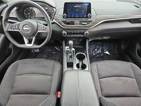 Used 2024 Nissan Altima 2.5 SV image 15