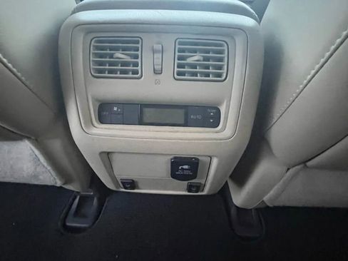 Used 2017 Nissan Pathfinder SL image 21