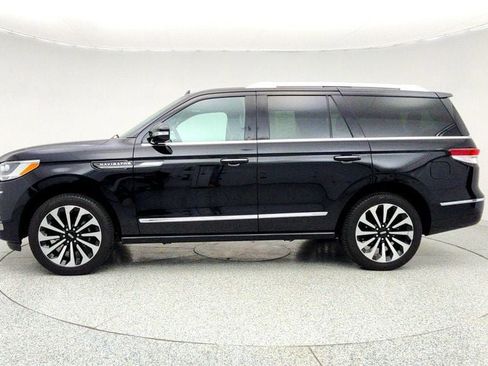 Used 2023 Lincoln Navigator Reserve image 8