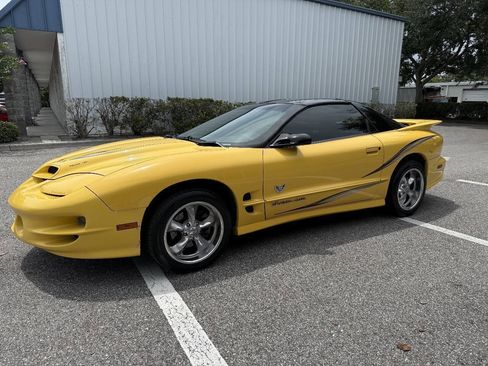 Used 2002 Pontiac Firebird Formula RWD image 2