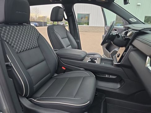 Used 2024 GMC Acadia Denali w/ Super Cruise Package image 10