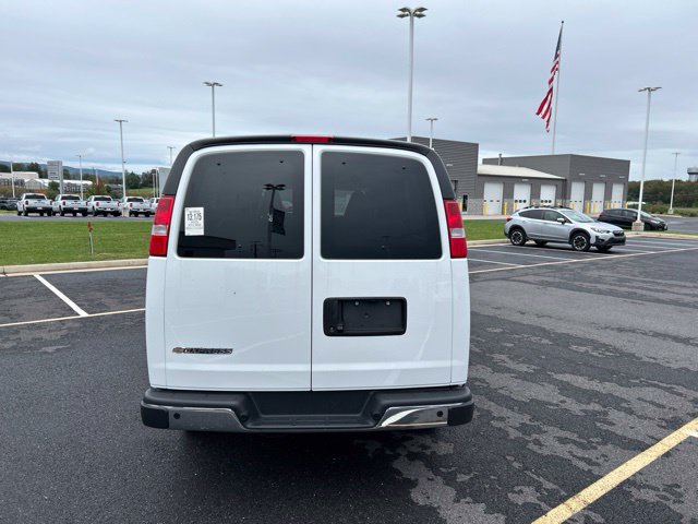 Used 2025 Chevrolet Express 3500 LT w/ LT Preferred Equipment Group RWD image 4