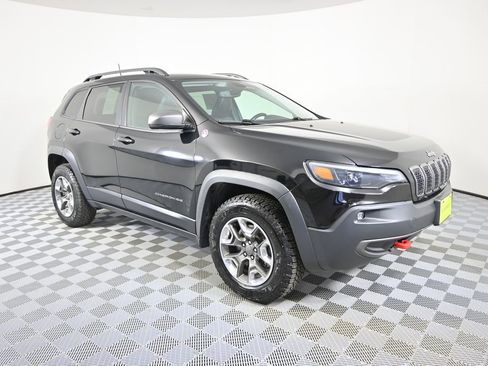 Used 2019 Jeep Cherokee Trailhawk image 9