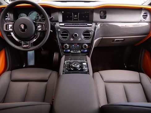 Certified 2022 Rolls-Royce Cullinan Black Badge AWD/4WD image 4