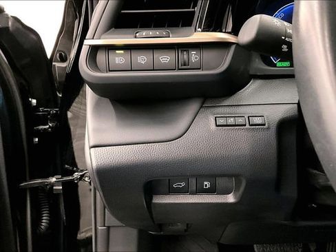 Used 2025 Toyota Crown Signia image 35