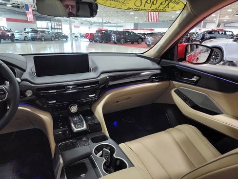 Used 2023 Acura MDX SH-AWD w/ Advance Package image 19