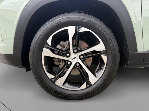 Used 2024 Chevrolet Trax RS w/ Driver Confidence Package FWD image 30