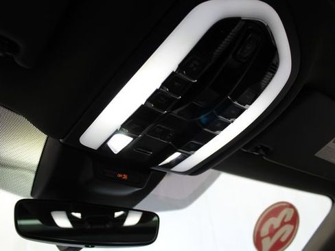 Used 2023 Porsche Macan Turbo AWD/4WD image 19