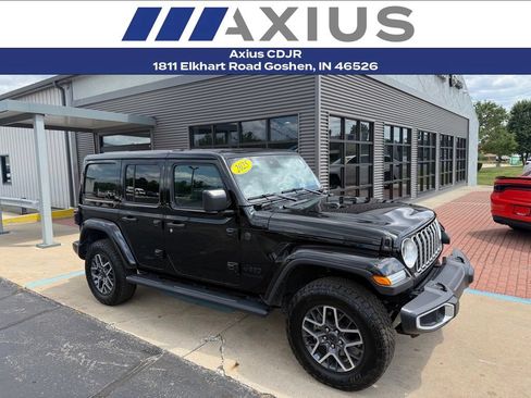 Used 2025 Jeep Wrangler Unlimited Sahara w/ Technology Group AWD/4WD image 1