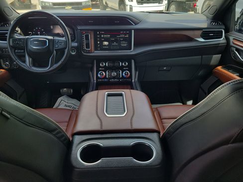 Certified 2023 GMC Yukon Denali Ultimate AWD/4WD image 12