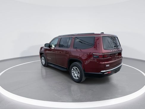 Used 2024 Jeep Wagoneer 4WD image 6