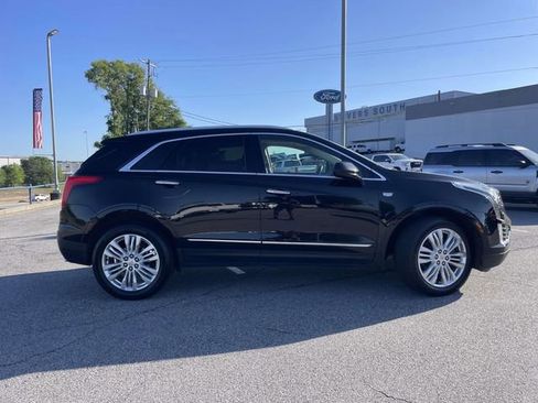 Used 2019 Cadillac XT5 Premium Luxury FWD image 2