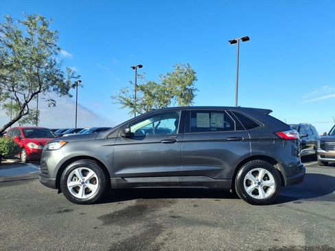Used 2020 Ford Edge SE image 3