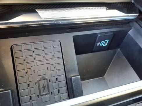 Used 2024 Ford F250 Limited w/ FX4 Off-Road Package image 15