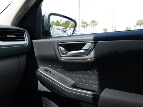 Used 2020 Ford Escape SE Sport image 26