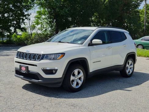Used 2018 Jeep Compass Latitude w/ Popular Equipment Group AWD/4WD image 9
