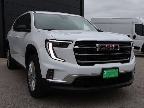 Used 2026 GMC Acadia Elevation w/ Elevation Premium Package AWD/4WD image 6