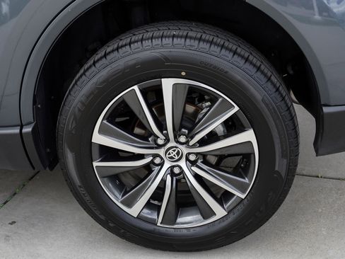 Certified 2024 Toyota Venza LE AWD/4WD image 13