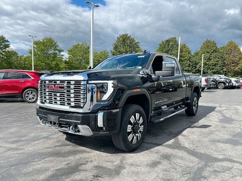 Used 2024 GMC Sierra 2500 Denali w/ Denali Reserve Package AWD/4WD image 1