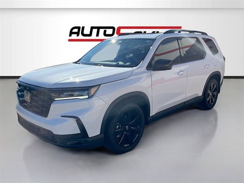 Used 2025 Honda Pilot Black Edition image 3