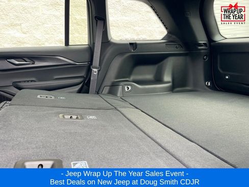 New 2025 Jeep Grand Cherokee Laredo w/ Trailer Tow Package image 27
