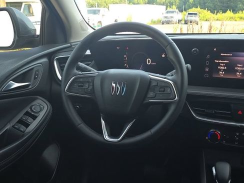 Used 2025 Buick Encore GX Preferred w/ Comfort Package FWD image 32