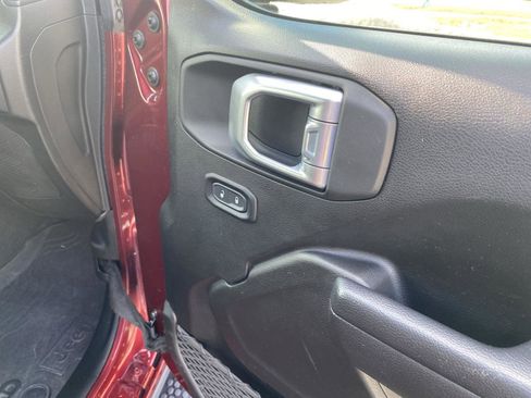 Used 2022 Jeep Wrangler Unlimited Sport image 35