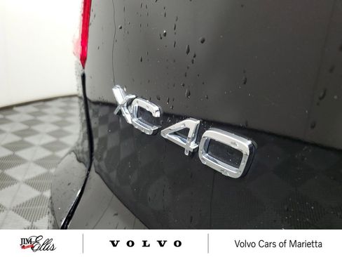Used 2021 Volvo XC40 T5 R-Design w/ Advanced Package AWD/4WD image 9