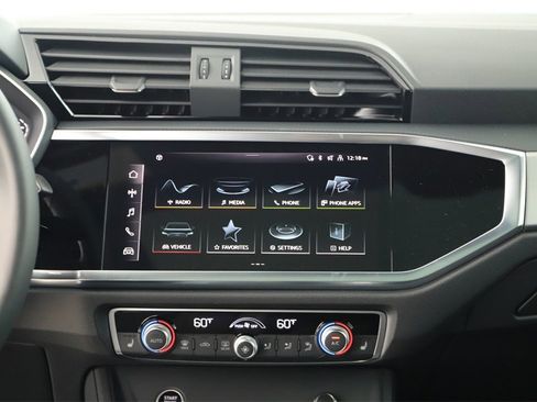 New 2025 Audi Q3 2.0T Premium image 19