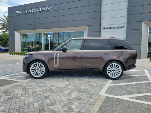 New 2026 Land Rover Range Rover Long Wheelbase SE AWD/4WD image 2