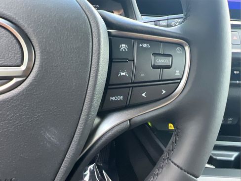 New 2026 Lexus UX 300h FWD image 19