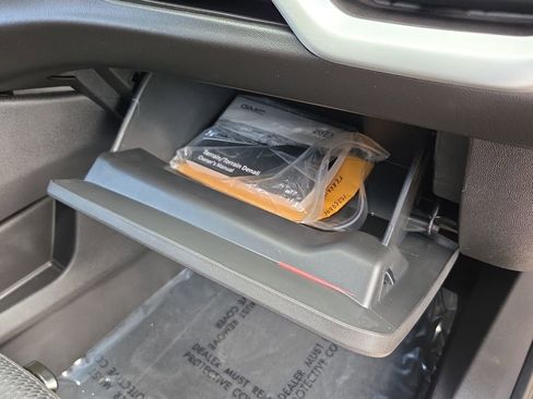 Used 2023 GMC Terrain SLE image 20