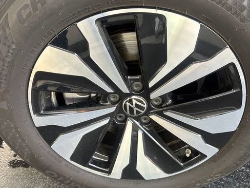 Used 2026 Volkswagen Atlas SE FWD image 4
