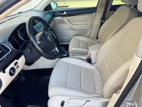 Used 2013 Volkswagen Jetta TDI FWD image 10