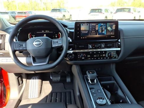 New 2026 Nissan Pathfinder Platinum AWD/4WD image 9