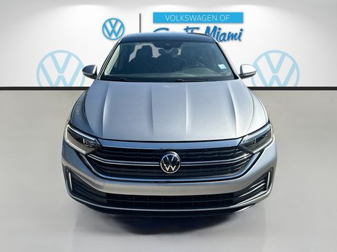 Used 2024 Volkswagen Jetta SEL FWD image 2