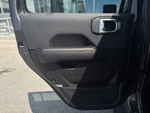 New 2027 Jeep Wrangler Unlimited Sahara AWD/4WD image 36