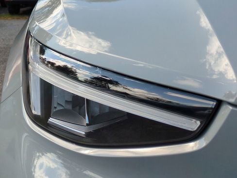 New 2025 Volvo XC40 B5 Core w/ Protection Package Premier image 10