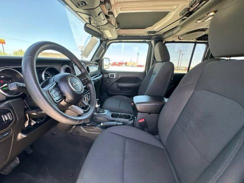 Used 2023 Jeep Wrangler Unlimited AWD/4WD image 2