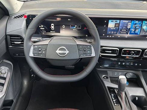 New 2027 Nissan Sentra SR w/ Floor Mat Package FWD image 15