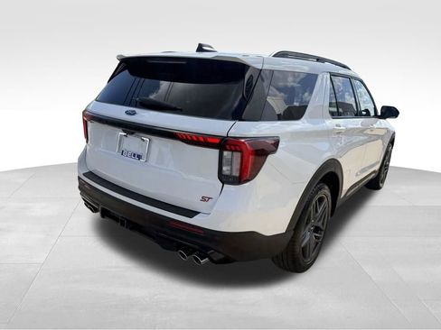 Used 2025 Ford Explorer ST AWD/4WD image 9