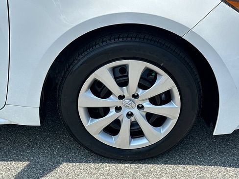 Used 2025 Toyota Corolla LE FWD image 12