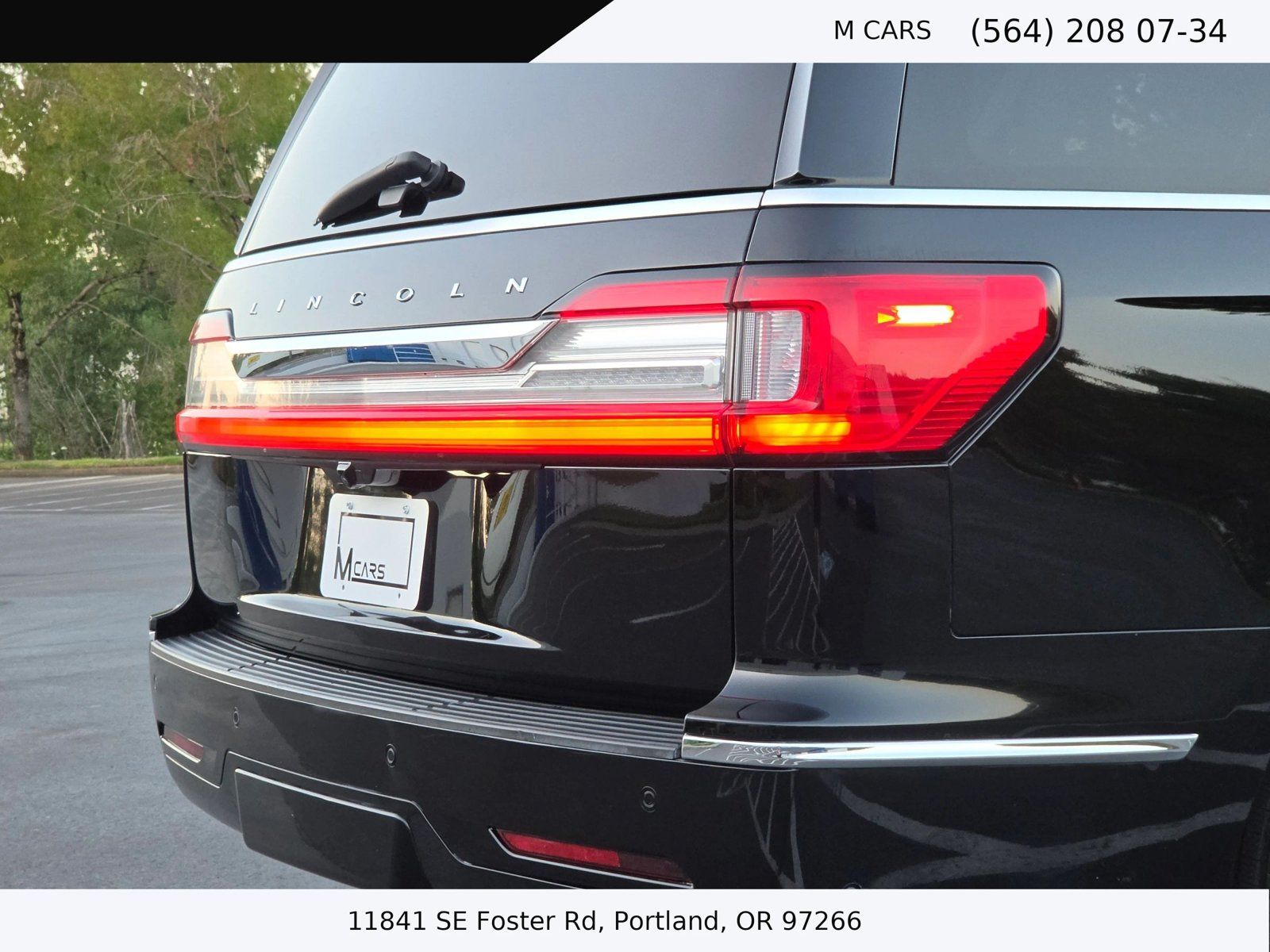 Used 2018 Lincoln Navigator L Reserve w/ Technology Package AWD/4WD image 11