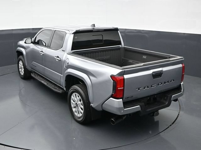 Used 2024 Toyota Tacoma SR5 AWD/4WD image 38