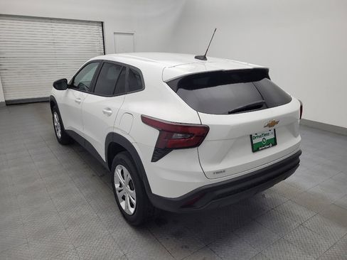 Used 2024 Chevrolet Trax LS FWD image 5